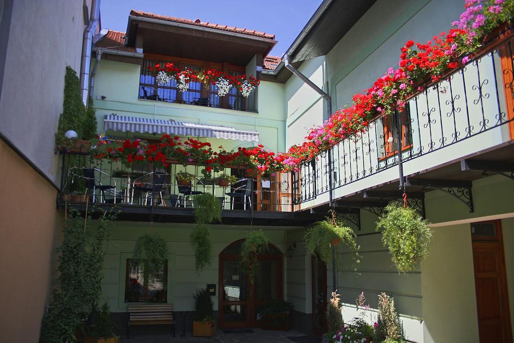 Boutique Penzion Slovenska - Penzion Bella Sicilia Hotel Presov Exterior photo